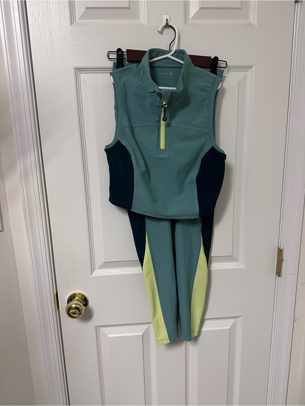 Old Navy Teal & Navy Colorblock Active Vest and Leggings Set with Lime Accents